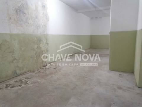 Armazém  Venda em Gondomar (São Cosme), Valbom e Jovim,Gondomar