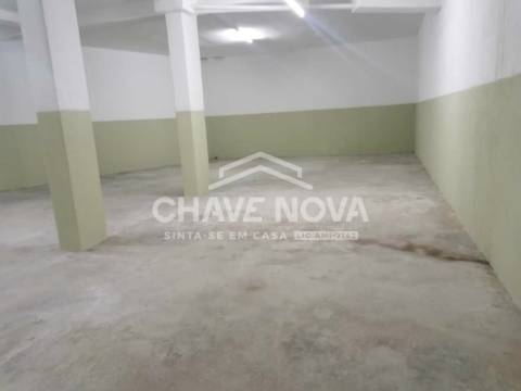 Armazém  Venda em Gondomar (São Cosme), Valbom e Jovim,Gondomar