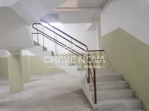 Armazém  Venda em Gondomar (São Cosme), Valbom e Jovim,Gondomar