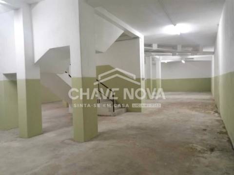 Armazém  Venda em Gondomar (São Cosme), Valbom e Jovim,Gondomar