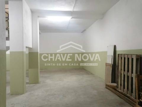 Armazém  Venda em Gondomar (São Cosme), Valbom e Jovim,Gondomar