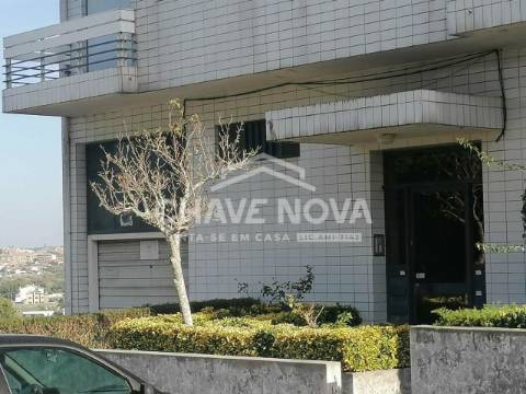 Armazém  Venda em Gondomar (São Cosme), Valbom e Jovim,Gondomar