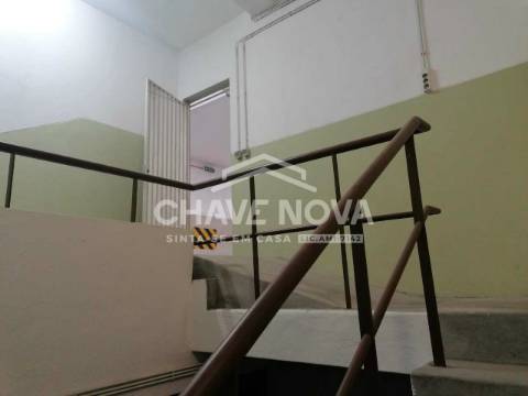 Armazém  Venda em Gondomar (São Cosme), Valbom e Jovim,Gondomar