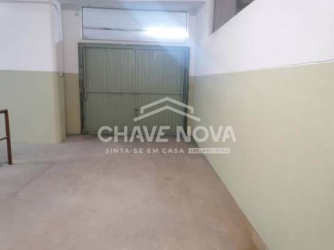 Armazém  Venda em Gondomar (São Cosme), Valbom e Jovim,Gondomar