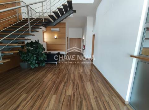 Armazém  Venda em Albergaria-a-Velha e Valmaior,Albergaria-a-Velha