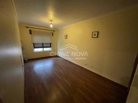 Apartamento T2 Venda em Algueirão-Mem Martins,Sintra