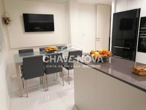 Apartamento T4+1 Venda em Rio Tinto,Gondomar