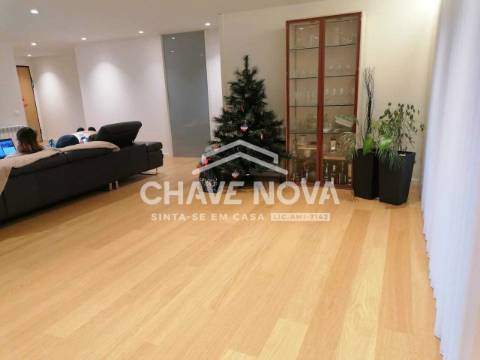 Apartamento T4+1 Venda em Rio Tinto,Gondomar