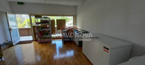 Loja  Venda em Ramalde,Porto