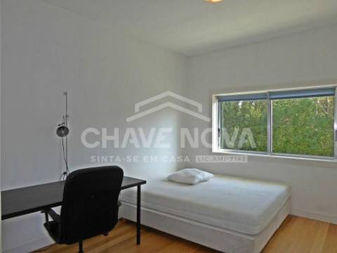 Moradia T4, em Miramar, Vila Nova de Gaia.