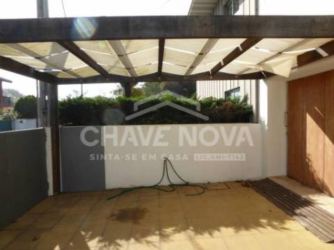 Moradia T4, em Miramar, Vila Nova de Gaia.