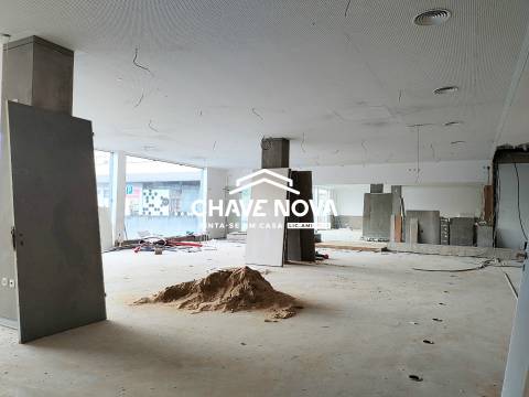 Loja  Arrendamento em Santa Maria da Feira, Travanca, Sanfins e Espargo,Santa Maria da Feira