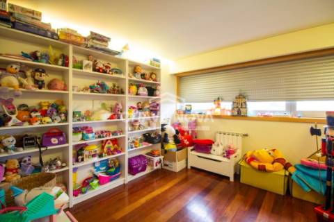 Andar Moradia T4 Venda em Madalena,Vila Nova de Gaia