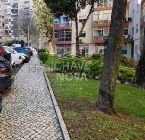Apartamento T0 Venda em Águas Livres,Amadora
