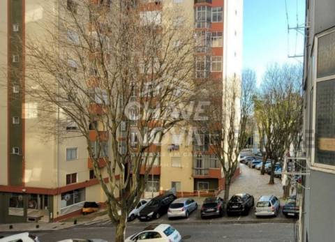 Apartamento T0 Venda em Águas Livres,Amadora