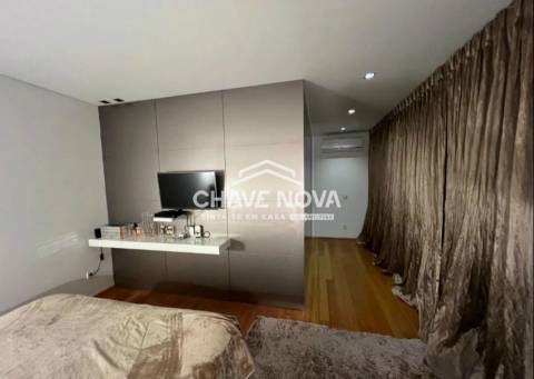 T4 Duplex em Vila das Aves, Sto. Tirso