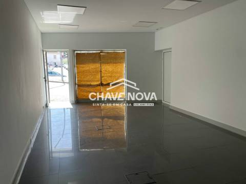 Loja  Arrendamento em Nogueira e Silva Escura,Maia