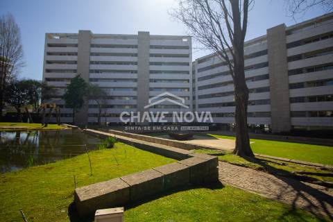 Apartamento T3 Venda em Ramalde,Porto