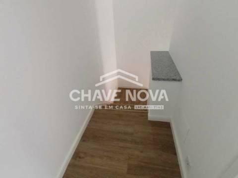 Andar Moradia T2+1 Venda em Ermesinde,Valongo