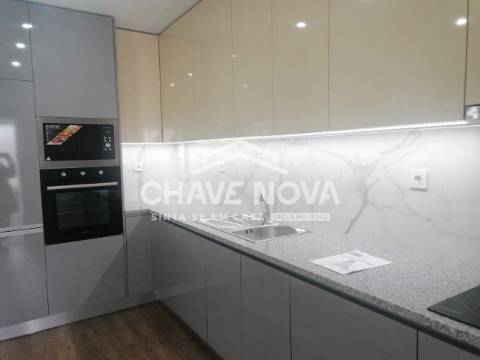 Andar Moradia T2+1 Venda em Ermesinde,Valongo