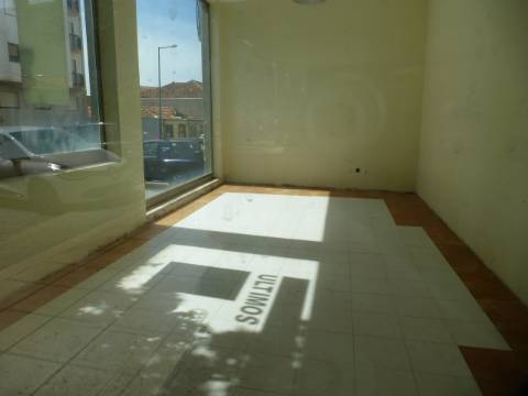 Loja  Venda em Mafamude e Vilar do Paraíso,Vila Nova de Gaia