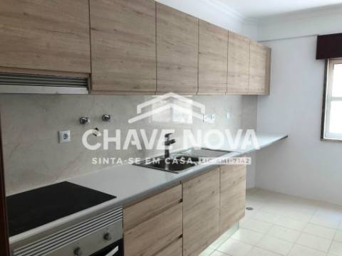Apartamento T2 Venda em Algueirão-Mem Martins,Sintra