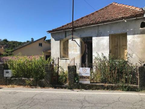 Moradia Devoluta T6 Venda em Silgueiros,Viseu