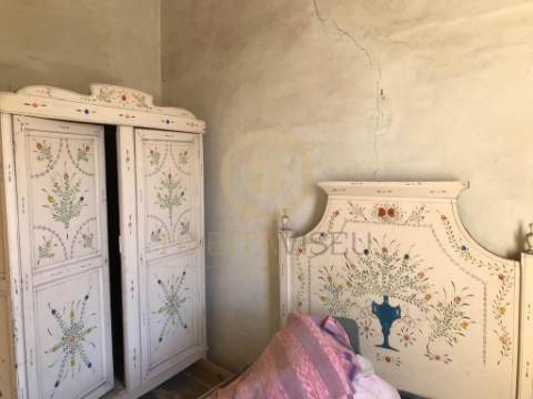 Moradia Devoluta T6 Venda em Silgueiros,Viseu